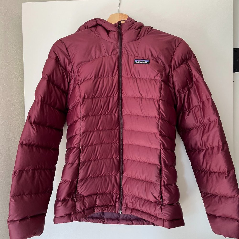 Patagonia Small Women's Puffer Jacket (Plum)